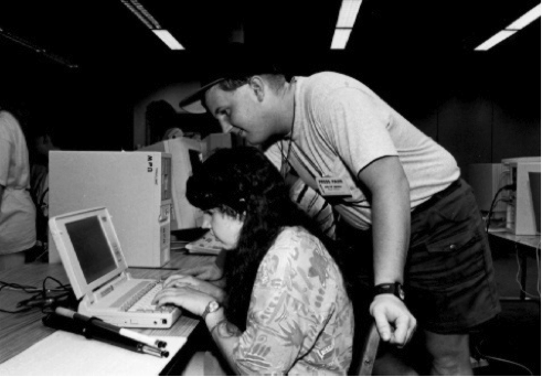 1993 DO-IT Scholars use laptop with screen reader